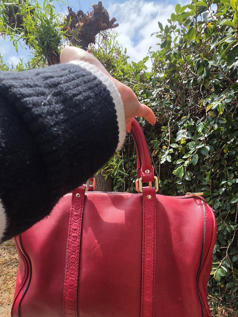 Gucci Boston Bag in Red With FLAWS - Picture 2 of 16